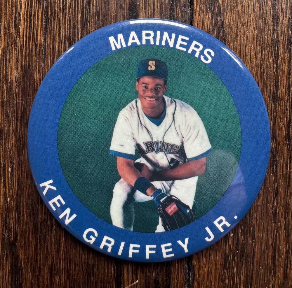 VINTAGE 1990 Ken Griffey Jr. Seattle Mariners MLB Baseball 3” Pinback Button